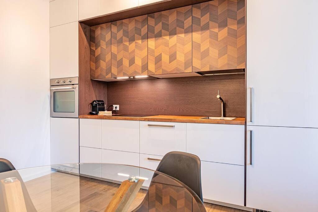 شقة Guest Planet - Stylish Flat Bisceglie M1 ميلان المظهر الخارجي الصورة
