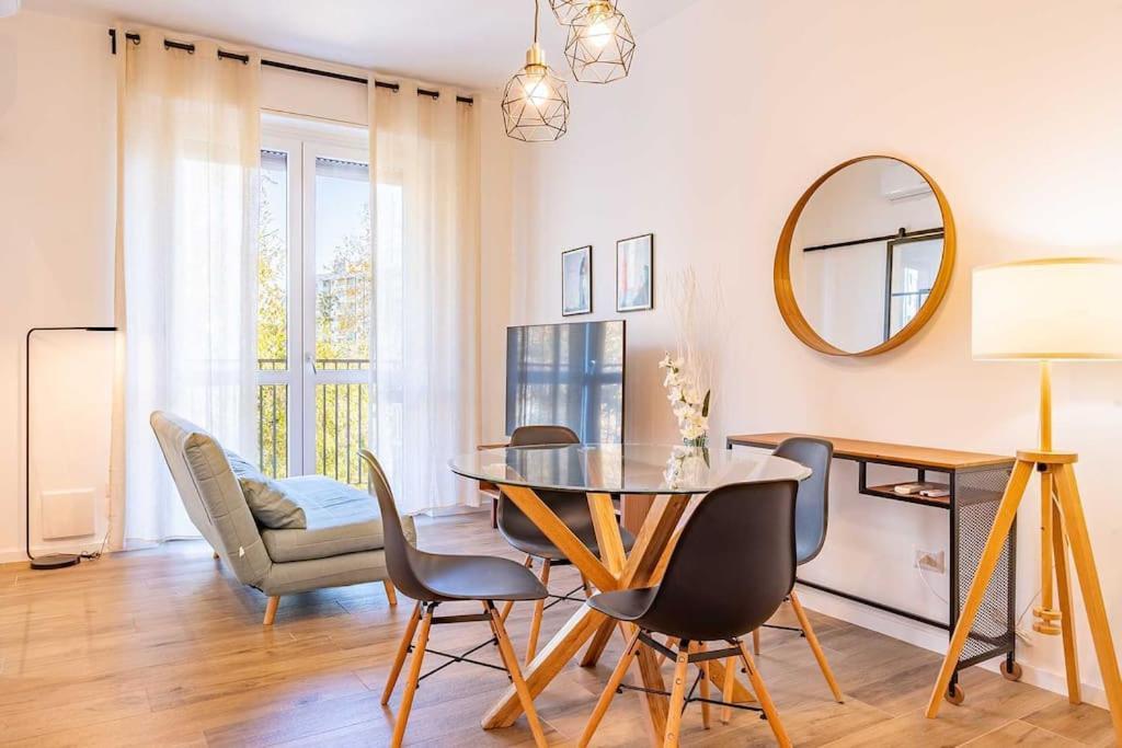 شقة Guest Planet - Stylish Flat Bisceglie M1 ميلان المظهر الخارجي الصورة