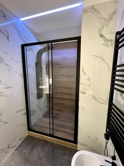شقة Guest Planet - Stylish Flat Bisceglie M1 ميلان المظهر الخارجي الصورة