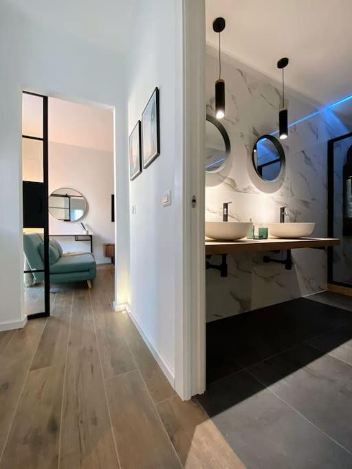 شقة Guest Planet - Stylish Flat Bisceglie M1 ميلان المظهر الخارجي الصورة